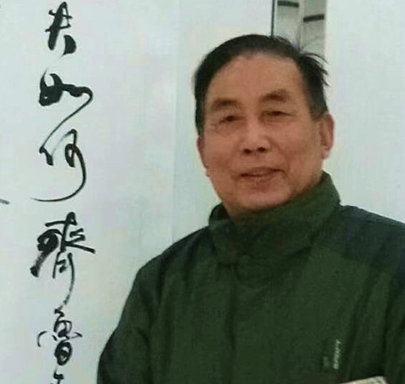 杜庆伦